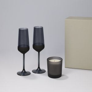 Подарочный набор свеча Enigma + 2 бокала для шампанского Black Edition в серой коробке