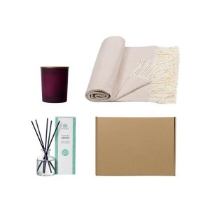 Подарочный набор с пледом, свечой и диффузором, бежевый Подарочный набор с пледом, свечой и диффузором, бежевый