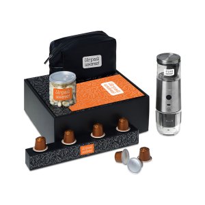 Подарочный набор Re:y. Boost с кофемашиной, капсулами и косметичкой