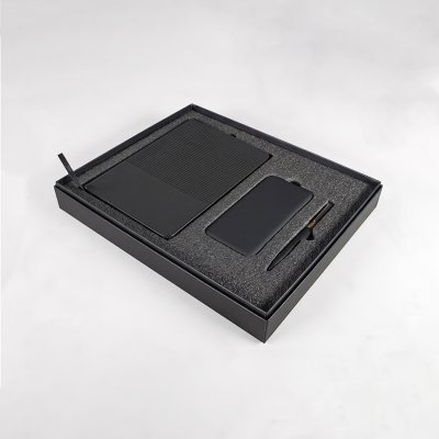 Набор подарочный RIFF: ежедневник, ручка и power bank в коробкес ложементом