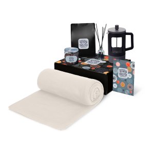 Подарочный набор Re:y. Vive с пледом, френч-прессом и кофе