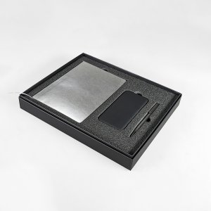 Набор подарочный SILVER: бизнес-блокнот,ручкаи power bank в коробке с ложементом Набор подарочный SILVER: бизнес-блокнот,ручкаи power bank в коробке с ложементом