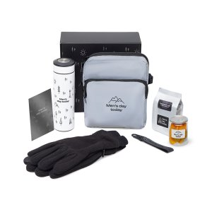 Подарочный набор Re:m. Step с термосом, перчатками и сумкой Подарочный набор Re:m. Step с термосом, перчатками и сумкой