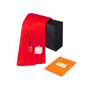 Подарочный набор с пледом, свечой и диффузором, красный