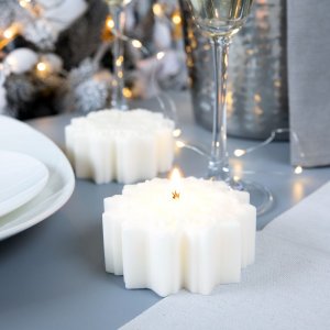 Свеча Snowflame 3, белая Свеча Snowflame 3, белая