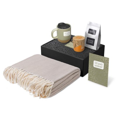 Подарочный набор Re:y. Nest с пледом, кружкой и вареньем